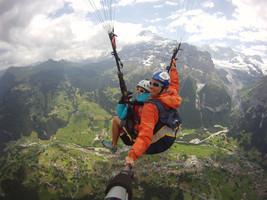 Schweiz Gruyère – Panoramischer Tandem-Gleitschirmflug 1h00