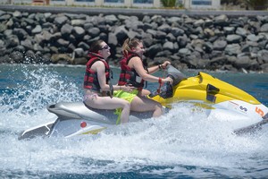 Spanien Kanarische Inseln – Jet-Ski-Safari entlang der Küste