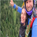 Selfie sonriendo en pleno vuelo sobre los Alpes suizos | 하늘 위에서 미소로 남기는 스위스 알프스 셀카 순간