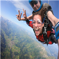 Salto de paraquedas em Interlaken – aventura nos Alpes suíços com vista incrível! 雙人跳傘在因特拉肯，俯瞰壯麗阿爾卑斯山，終生難忘！